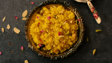 Gur Aur Suji Ka Halwa (Jaggery and Semolina Halwa)