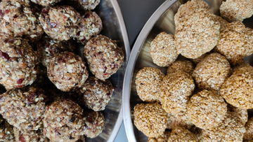 Til Gurr Ladoo (Sesame Jaggery Balls)